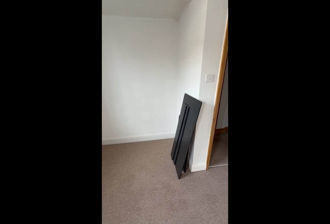 Double bedroom in central London  Main Photo