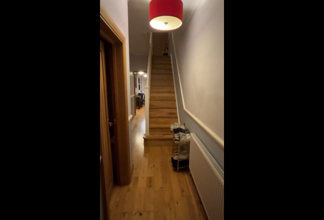 Spacious Double Bedroom Available! Main Photo
