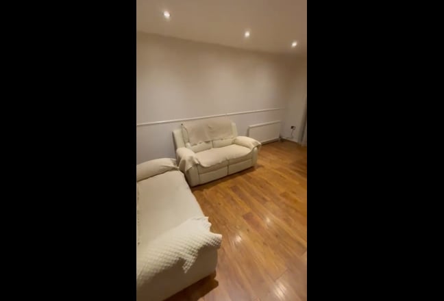 Spacious 2 bed House in Beckton Ready  Main Photo