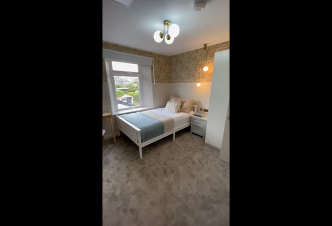 En-suite room available from the 10th of November Main Photo