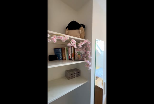 Room Available in 5 Bed House| Female Flatmate  Main Photo