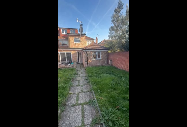 Spacious large en suite double bed  Main Photo