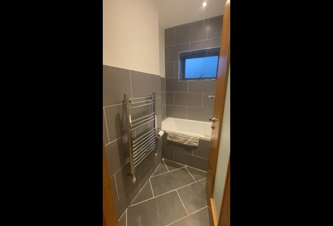 Self-contained double room to let Main Photo