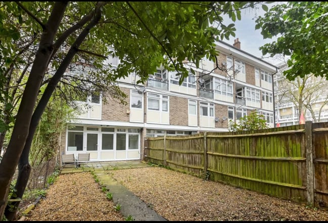 Spacious 3-Bedroom Duplex  Private Garden – SW9 Main Photo