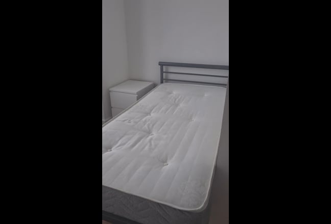 Double room in an amazing and friendly house Main Photo