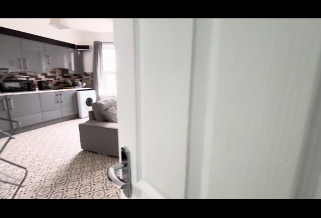 Rooms Available - Luxury Town Centre Apartment Main Photo