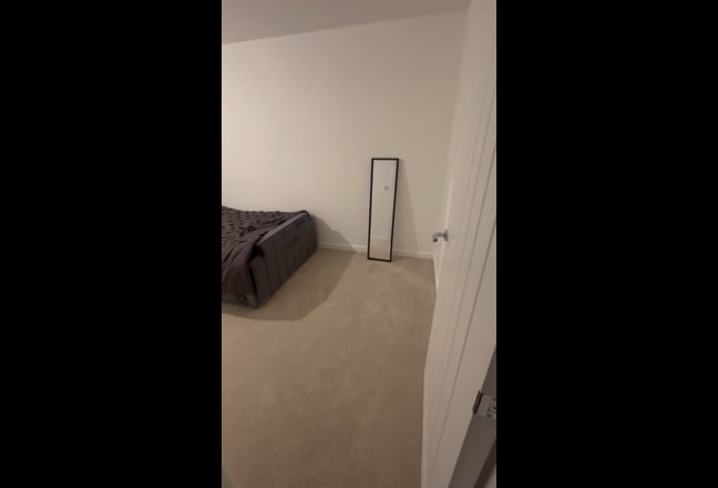  Double EnSuite Room – Modern 3-Storey New Build  Main Photo