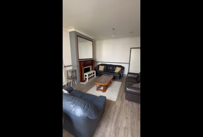 Room in Withington to Rent, £655 Main Photo