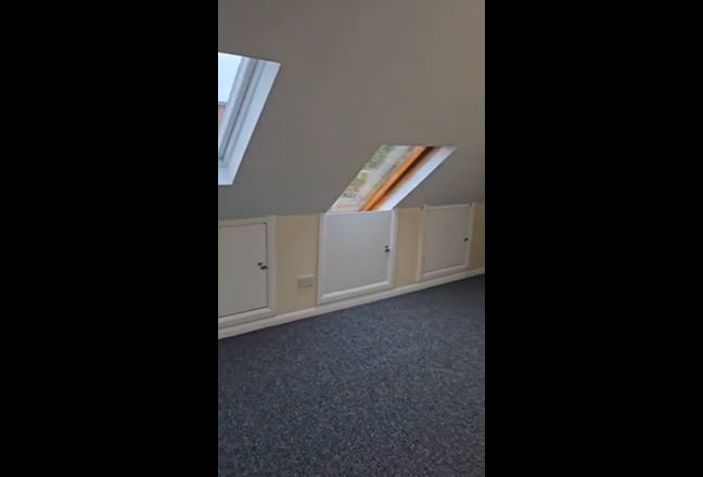 Studio loftroom in a central town centre location  Main Photo