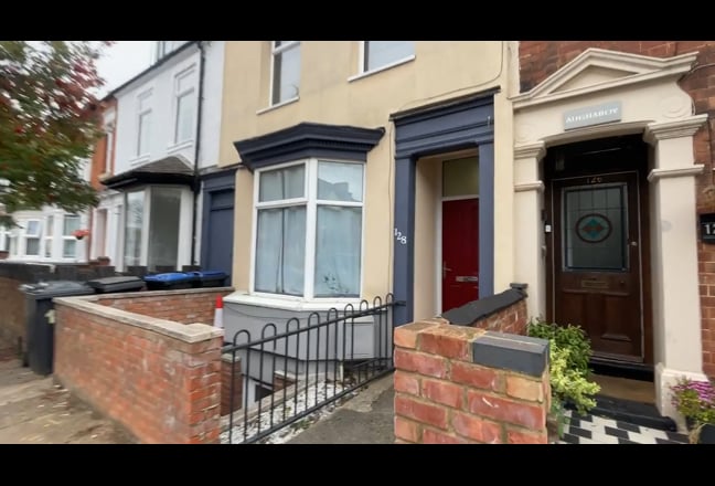 En-suite Double room Clarence Ave Main Photo