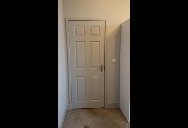 Spacious room with great views over Morriston Main Photo