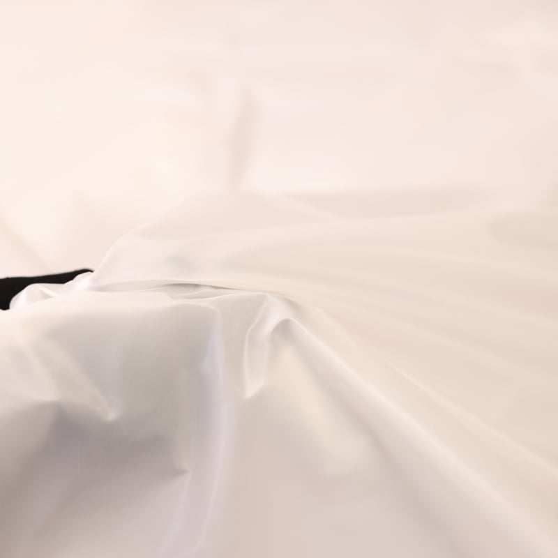 Vidéo: Tissu imperméable léger - Blanc cassé