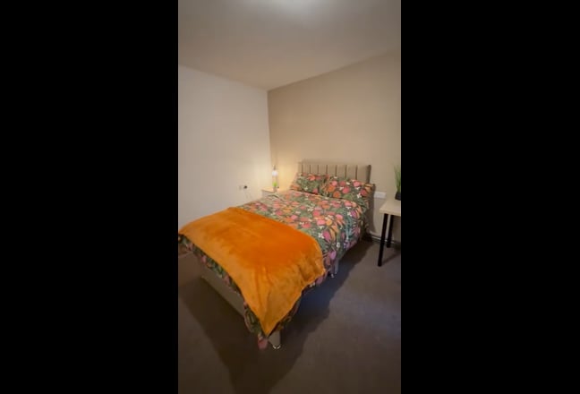Modern En-Suite Rooms Near MRI & Uni – M14 Main Photo