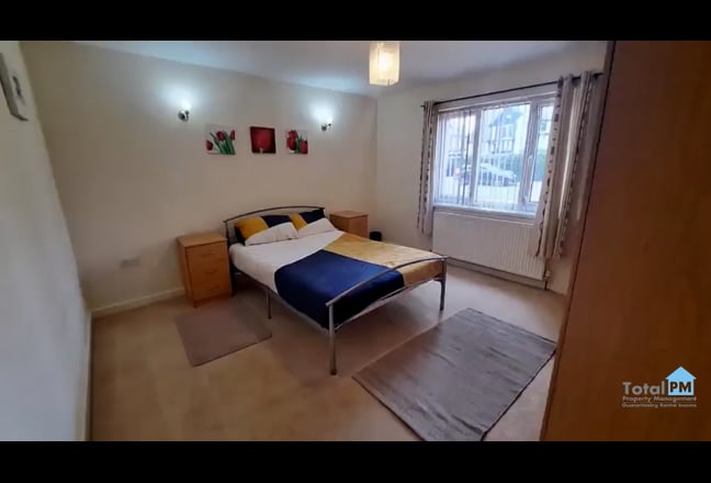 Large Double Room Available in Dudley Main Photo