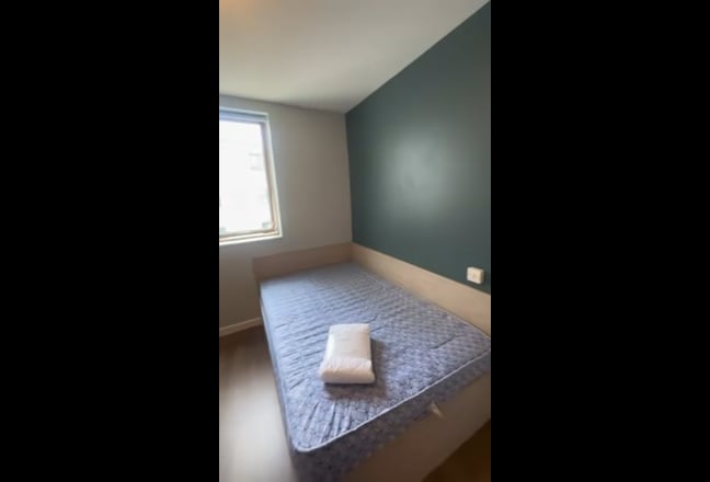 Bronze En Suite Room :King-313 block A Main Photo