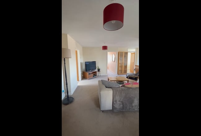 Two-bed separate accommodation in large house Main Photo