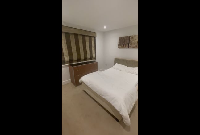 Beautiful Furnished Flat in Jericho! Main Photo