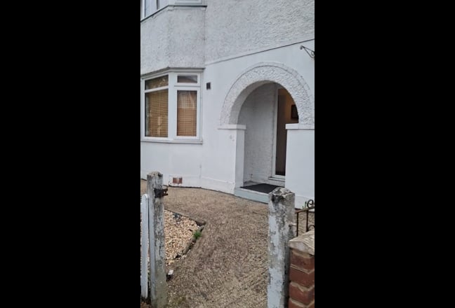 Lovely bright large double room all bills inc Main Photo
