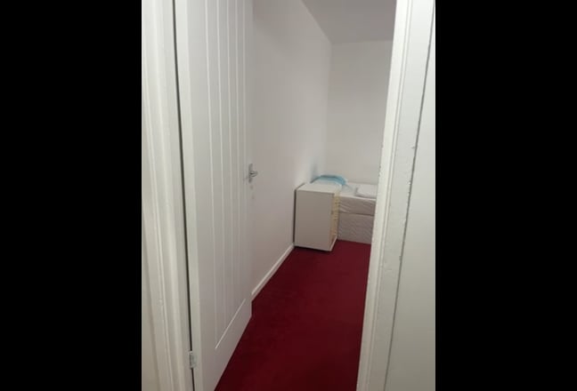 Single Room for rent.  Main Photo