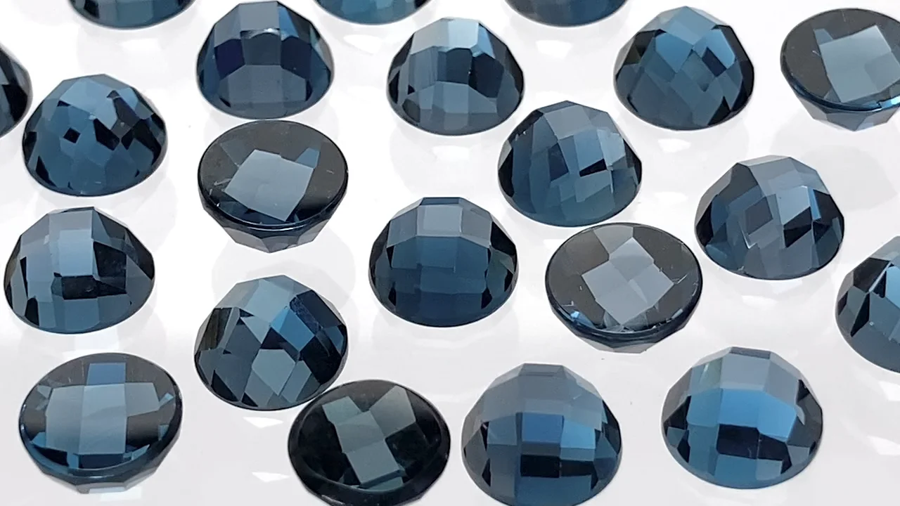 宝石質ロンドンブルートパーズ AAA ラウンド カボションカット8×8mm 1