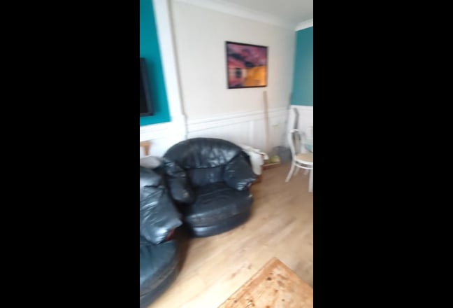 Large, spacious, quiet and centrally located 2-bed Main Photo