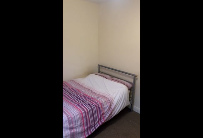  Double Bedroom. close to City Centre Main Photo
