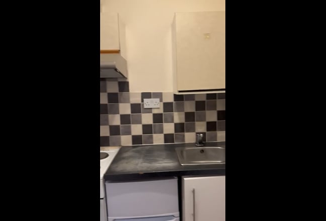 Studio Flat  Main Photo