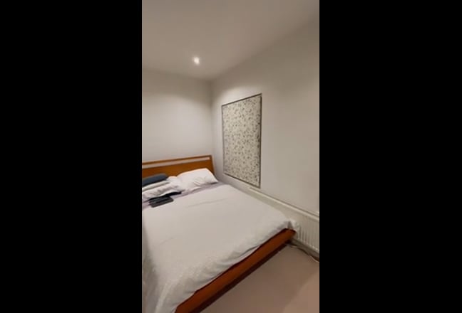 Double bedroom + Private Bath  Main Photo