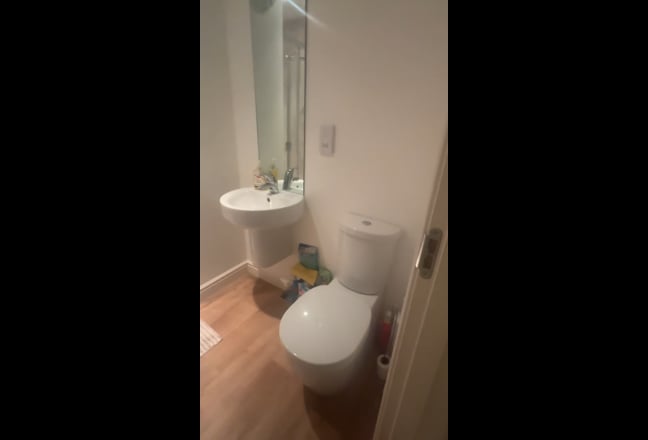 Double bedroom with En-suite Main Photo