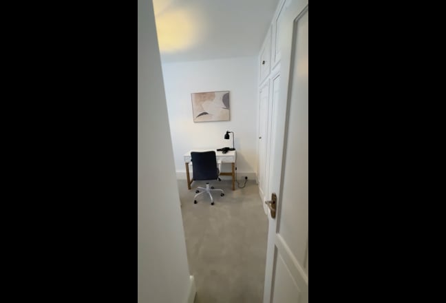 Renovated Double Bedroom w/Garden Main Photo