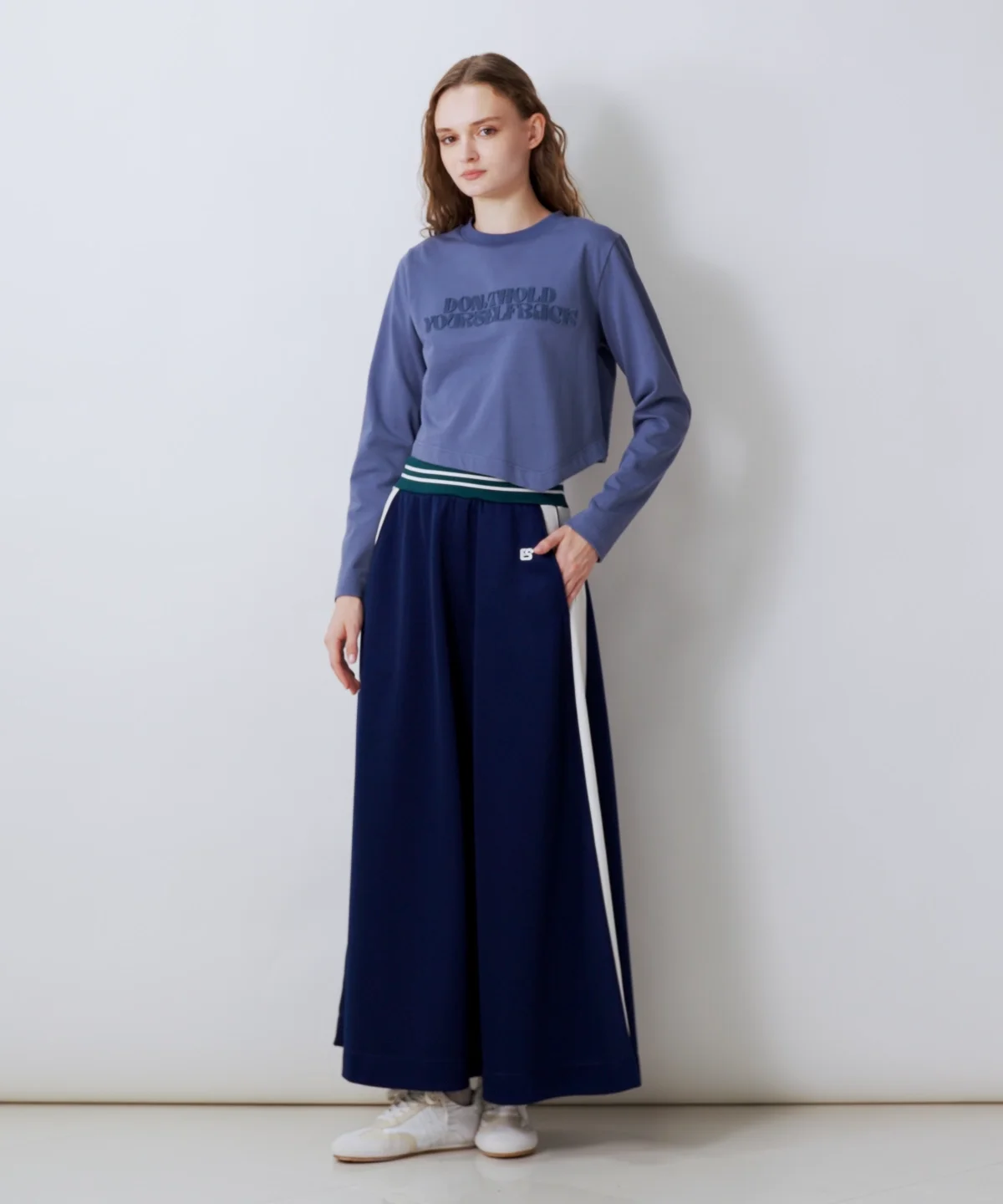 ESSENTIAL / メッセージロゴ アシンメトリーロンT TOPS Night STORE