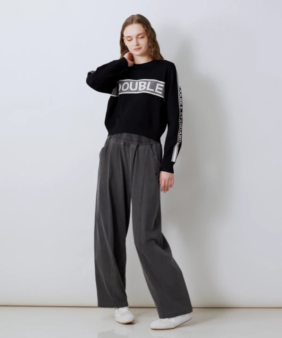 ESSENTIAL / ロゴラインプルオーバー TOPS Night STORE | ダブル