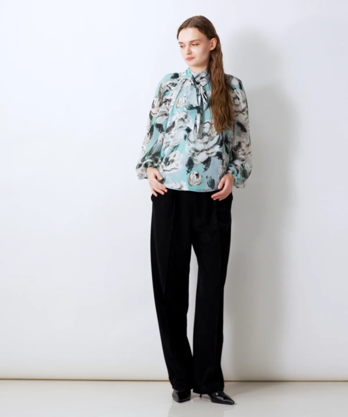 Sov. / フラワーシフォン ボウタイブラウス(予約) TOPS Night STORE