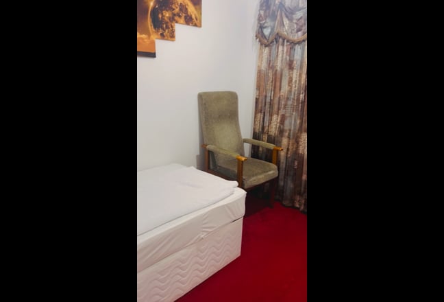Single Room for rent.  Main Photo