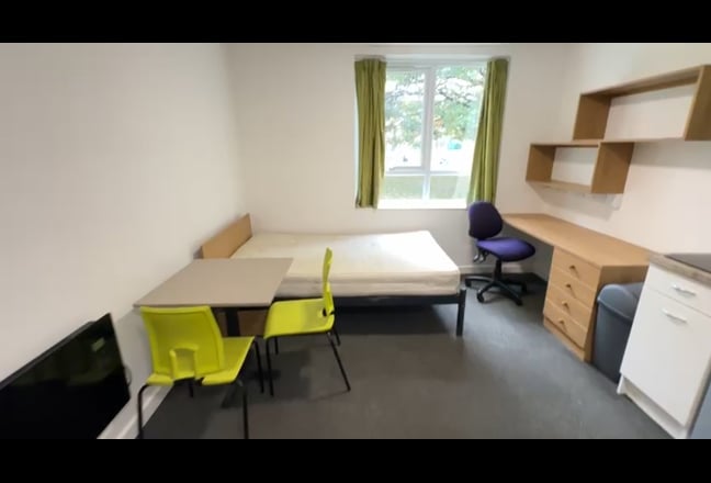 Modern Student Only Studio Excellent location  Main Photo