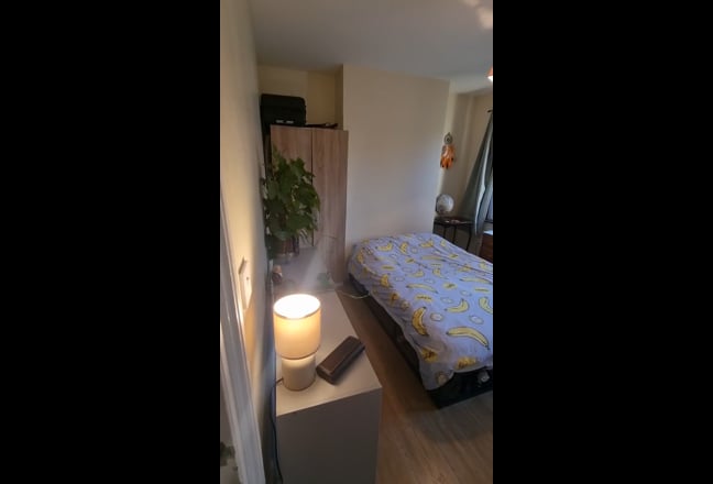 Large Double Bedroom on Beautiful Stratford Road Main Photo