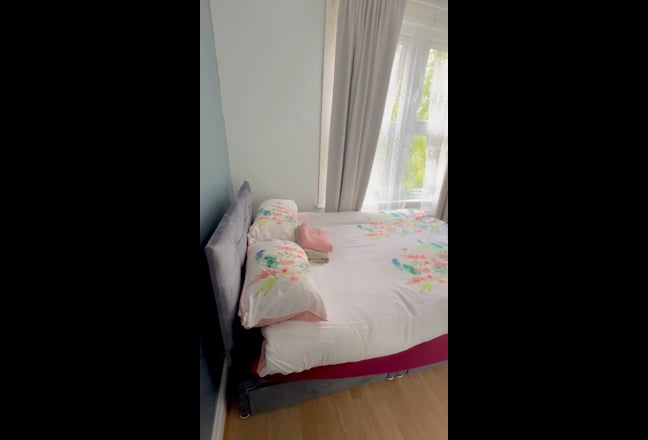 Spacious Single Room with All Bills Included Main Photo