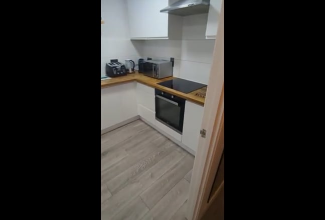 Double bedroom for rent - 15 minute walk from CW Main Photo