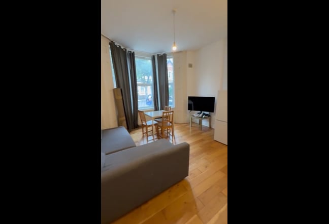 🌳 Live on Belmont Road! 🔑 Charming 1-Bed Flat 💖 Main Photo