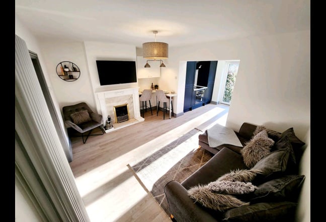 Ensuite Double Bedroom (All Bills Inc) Main Photo