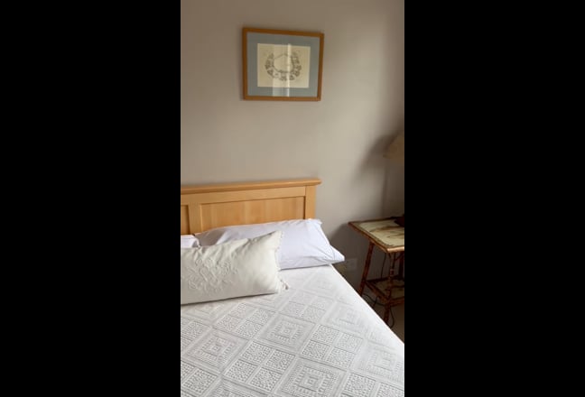 Sunny double room.  Main Photo