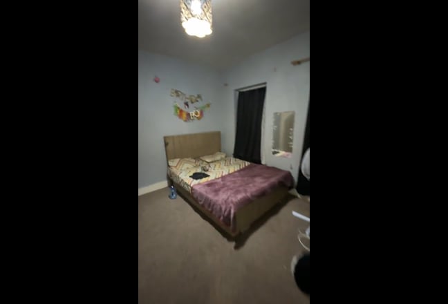 Sharing room to rent Main Photo
