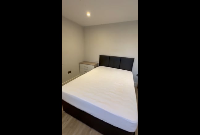 Large room in 6 bedroom house share Ongar Main Photo