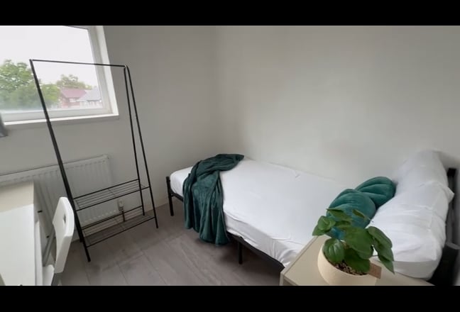 Stylish Rooms in Failsworth - M35  Main Photo