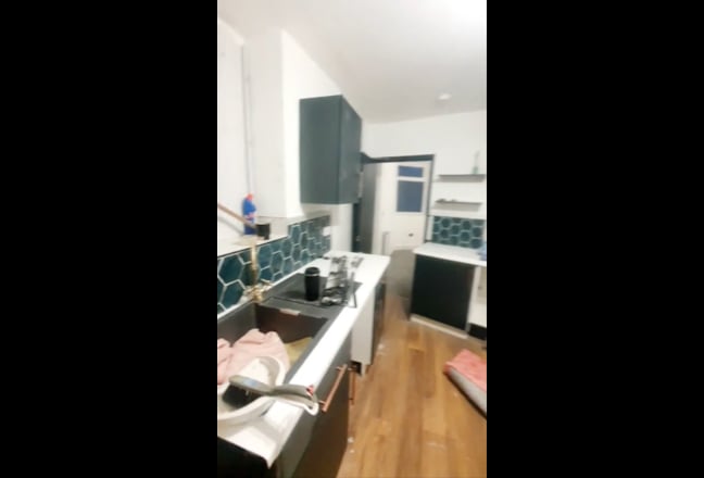 Modern Ensuite Double Room with Private Entrance Main Photo