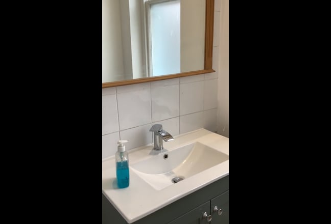 Rooms for rent in immaculate house central Bristol Main Photo