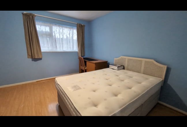Large Spacious Double Room, including bills - £875 Main Photo