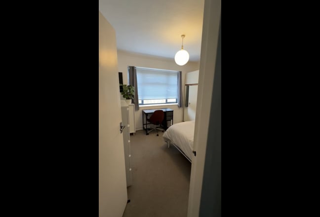 Bright & Quiet Double Bedroom in Central Southwark Main Photo