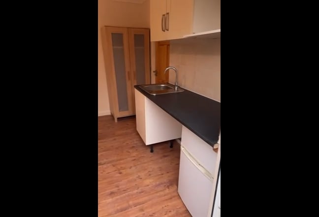 Ensuite Studio available  Main Photo