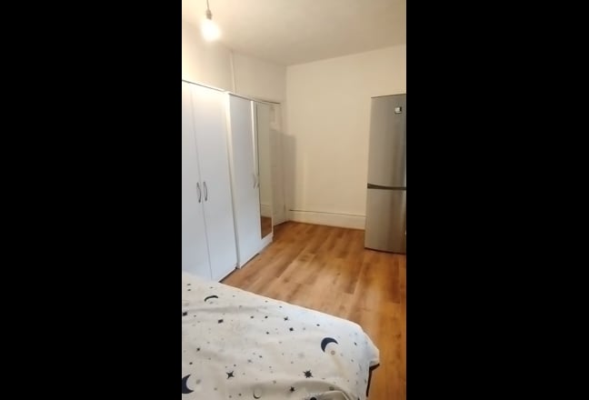 Emaising furnished Double room in city centre.. Main Photo